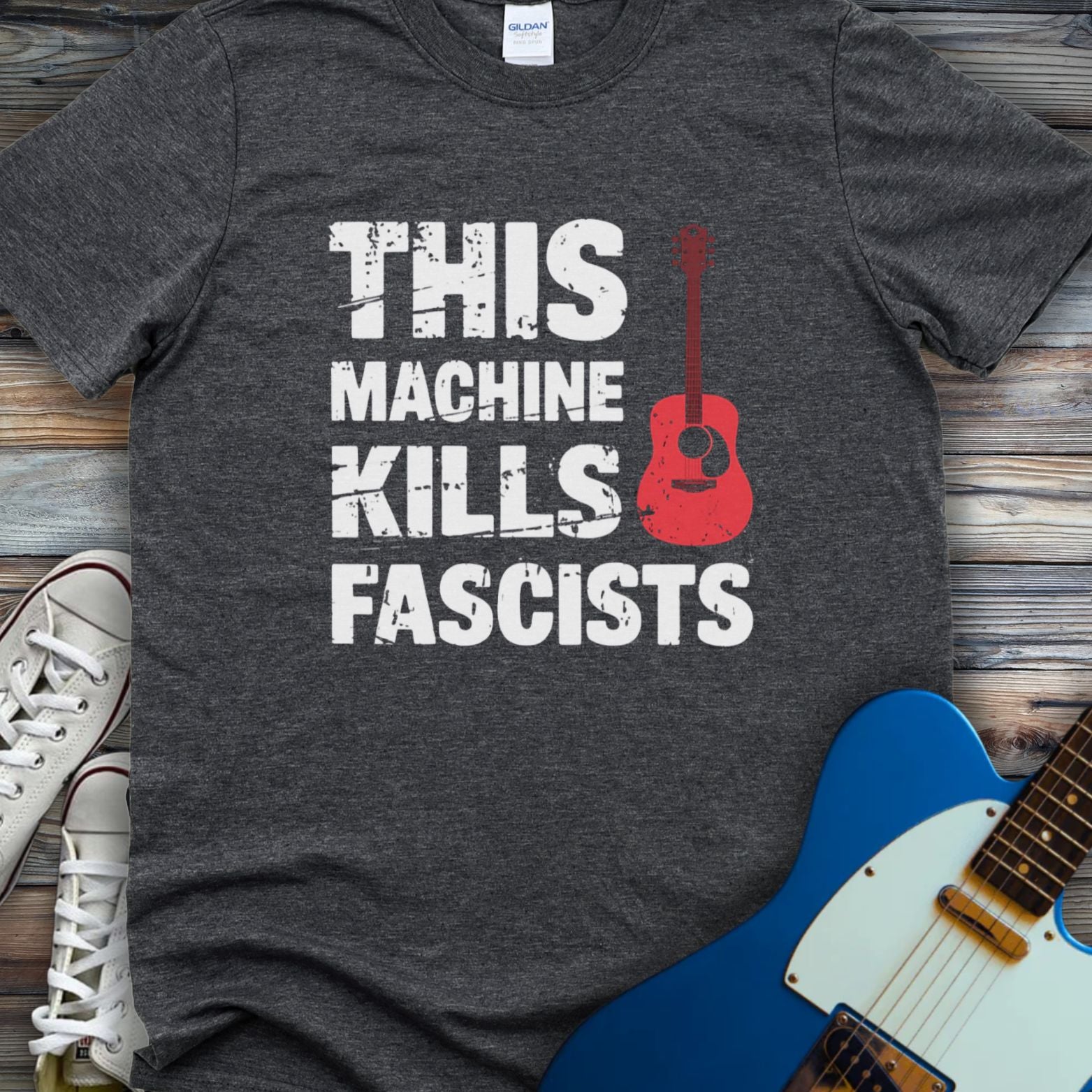 This Machine Kills Fascists T-shirt Dark Heather Grey