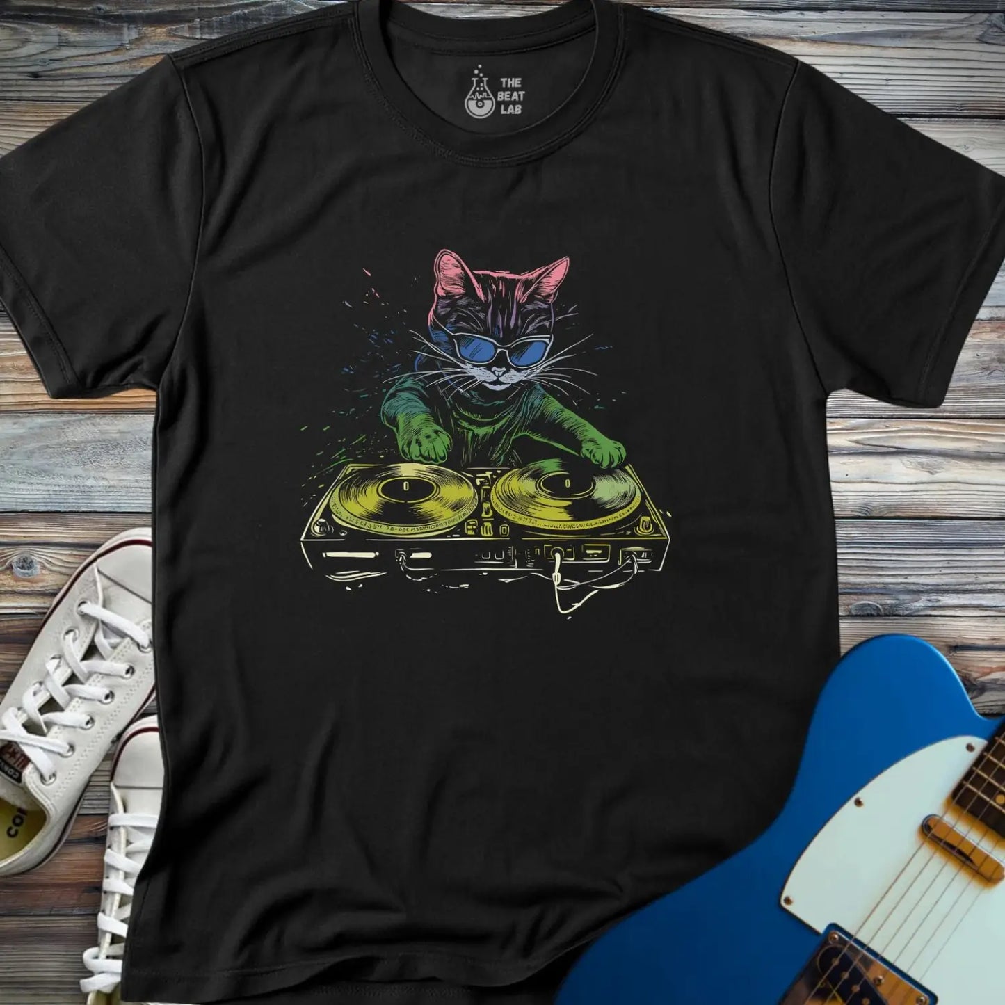 DJ Paws T-shirt - Black / S - T-Shirt