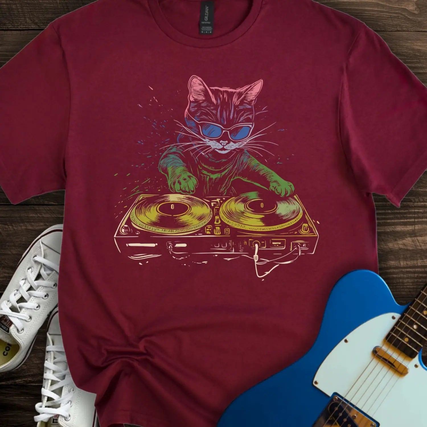 DJ Paws T-shirt - Maroon / S - T-Shirt