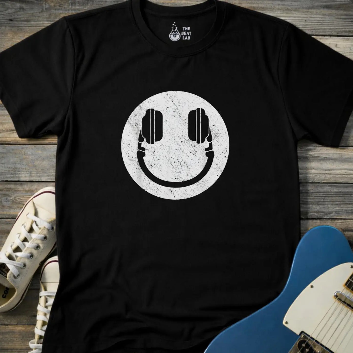 DJ Smile T-shirt - Black / S - T-Shirt