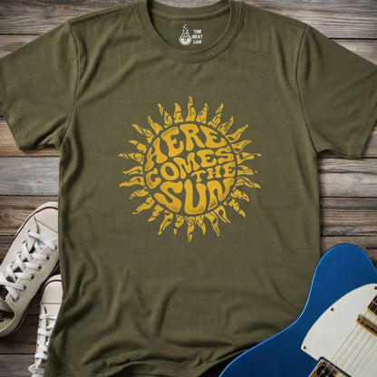 Here Comes the Sun T-shirt - Military Green / S - T-Shirt