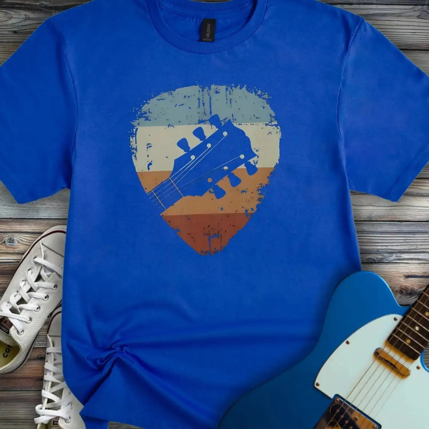 Retro Guitar Pick T-shirt Royal