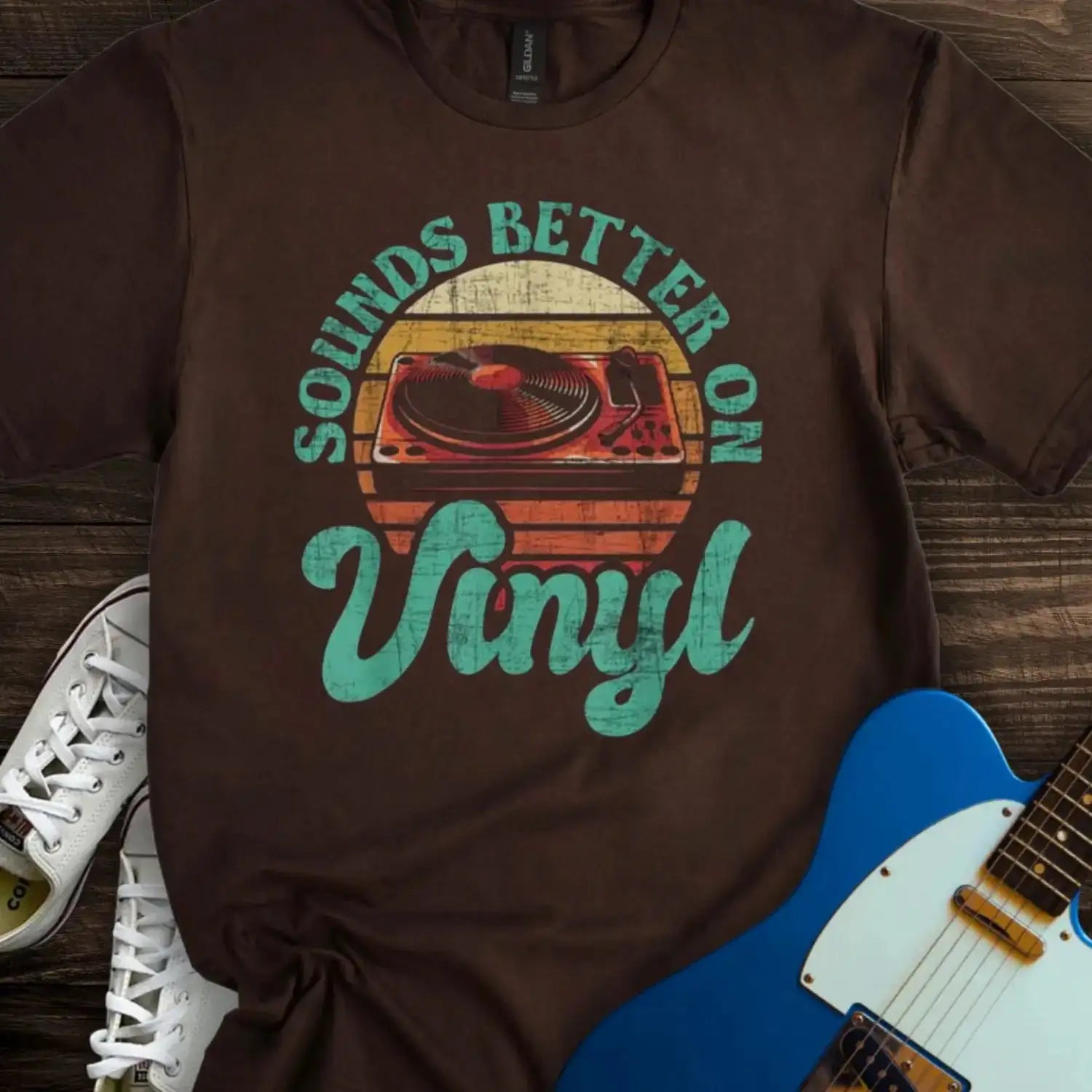 Sound Better on Vinyl (II) T-shirt Dark Chocolate