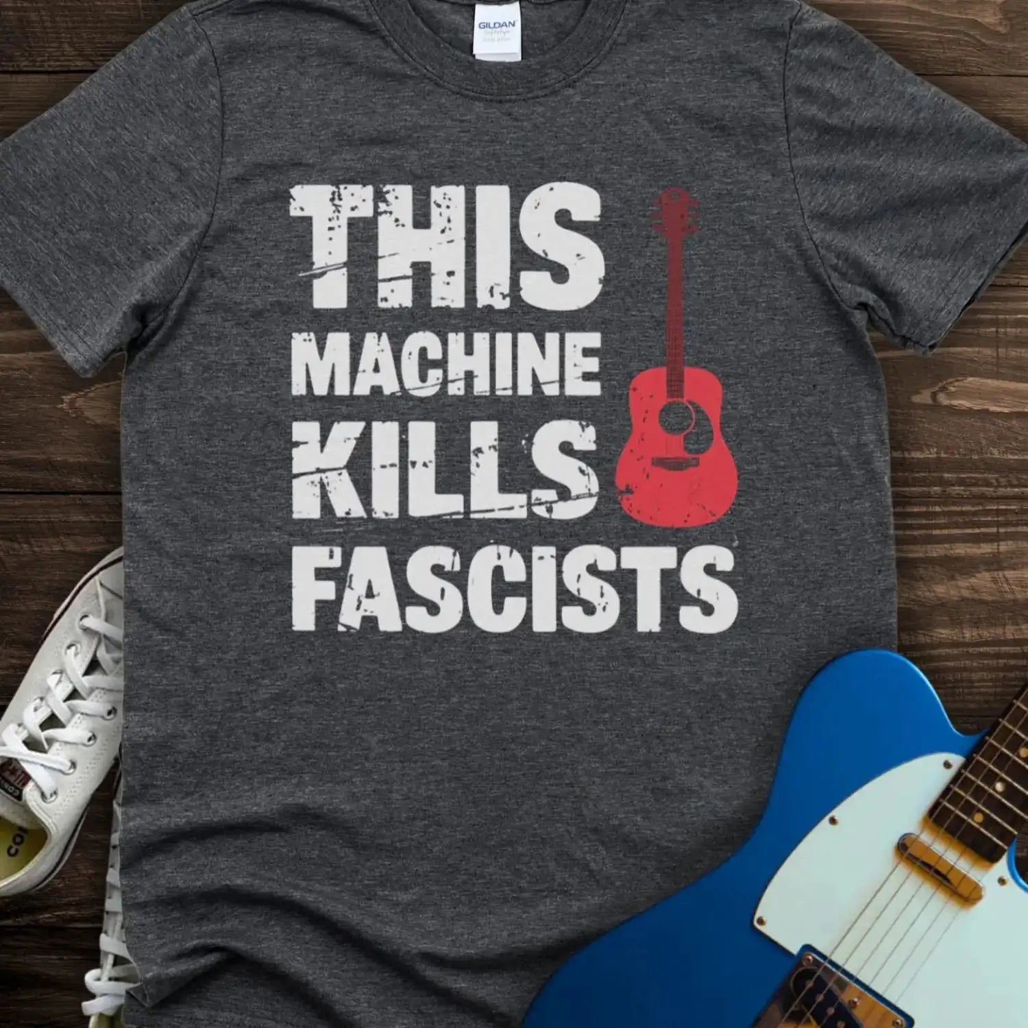 This Machine Kills Fascists T-shirt Dark Heather Grey