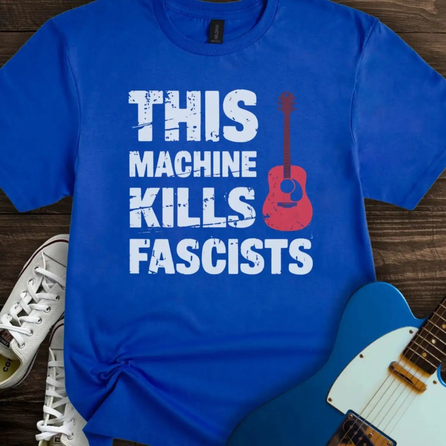 This Machine Kills Fascists T-shirt Royal
