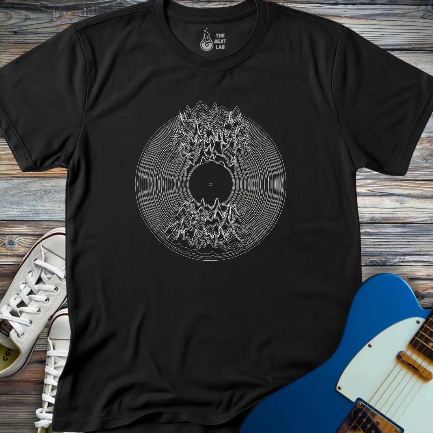 Vinyl Radio Waves T-shirt - Black / S - T-Shirt