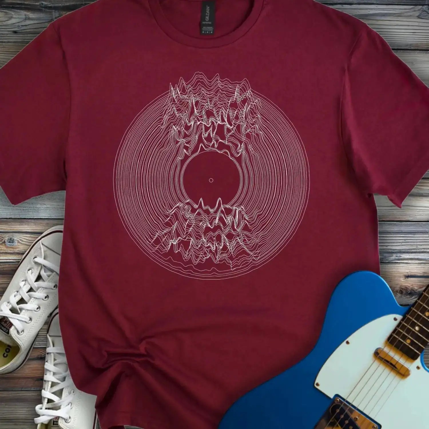 Vinyl Radio Waves T-shirt Maroon