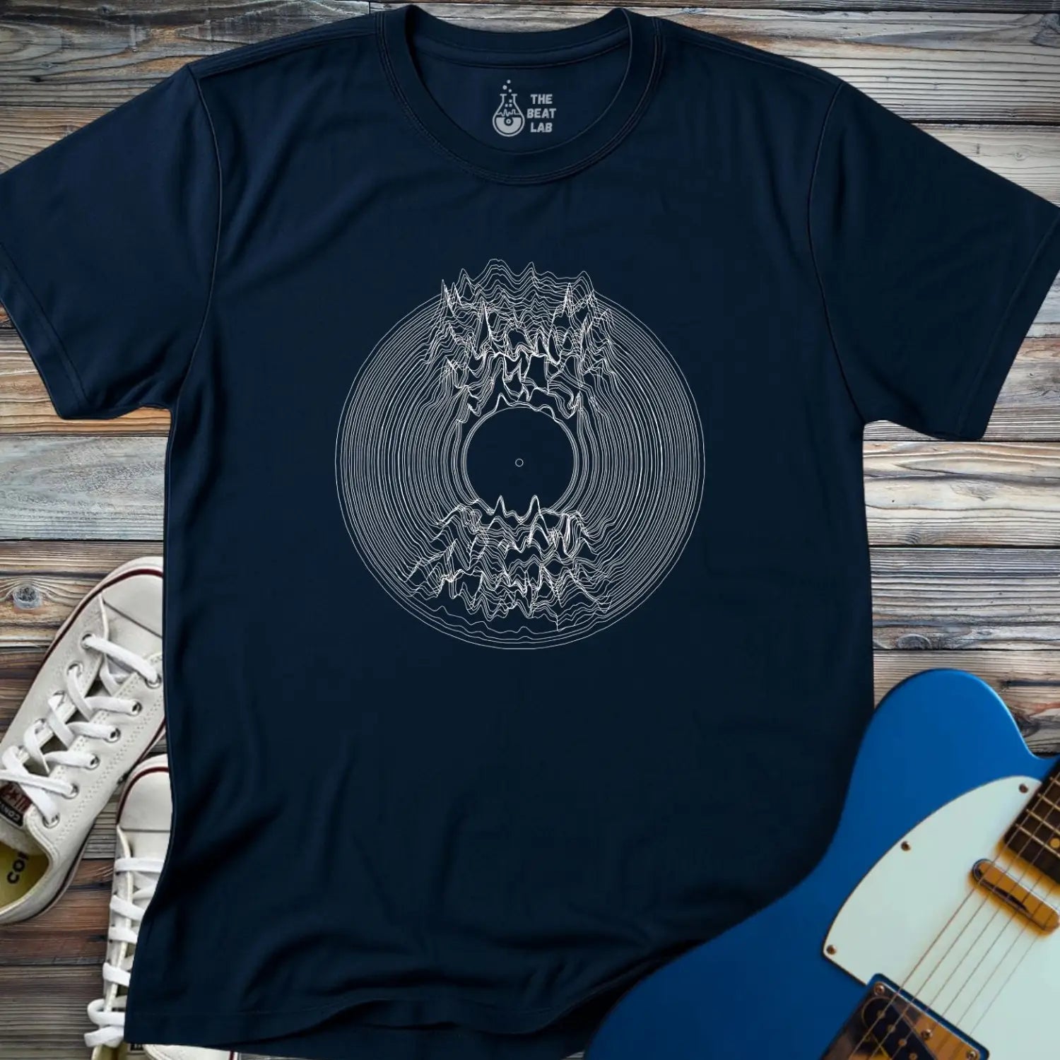 Vinyl Radio Waves T-shirt - Navy / S - T-Shirt